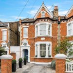 Varied ways to develop the leading in the selling of property