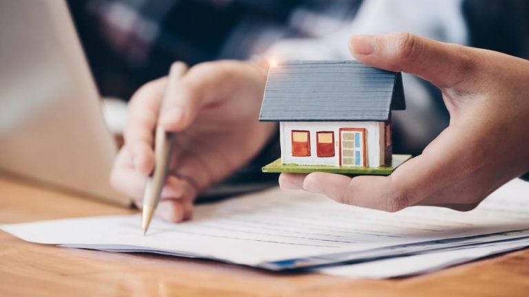 Efficiency and Success: Selling Your House on Online Platforms
