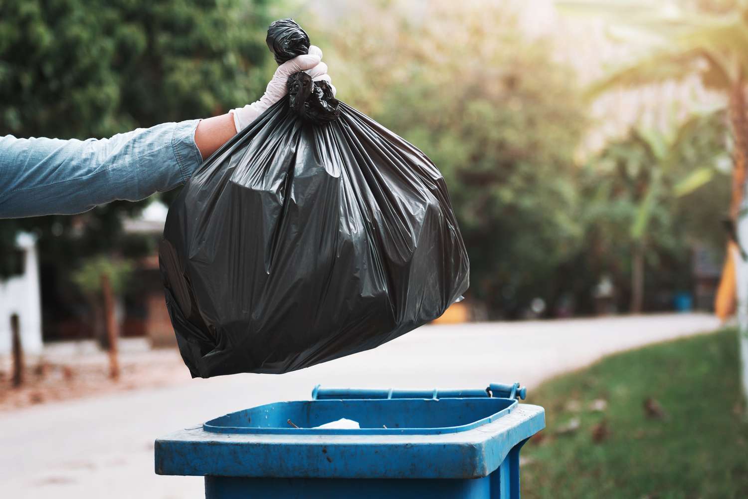Achieve peace with professional team ensuring stress-free clutter removal handled